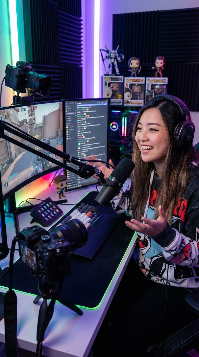 17c一起草创作者